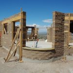 Ein Adobe Haus wird gebaut (selten)